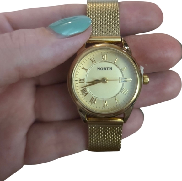 NWT NORTH Gold Tone Classic Roman Numeral Watch - Picture 3 of 8